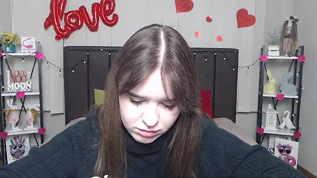 LauraHlot online show from 02.23.25