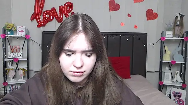 LauraHlot online show from 02.24.25