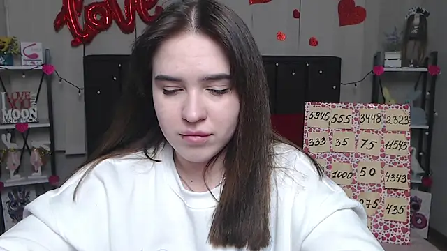 LauraHlot online show from 03.06.25