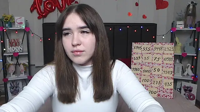 LauraHlot online show from 03.18.25