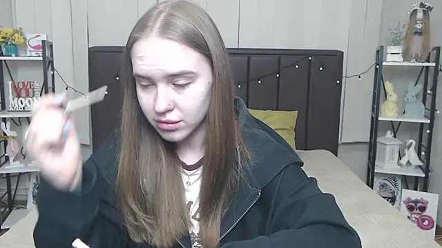 LauraHlot online show from 09.13.25