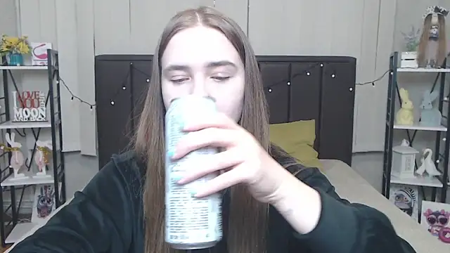 LauraHlot online show from 09.15.25