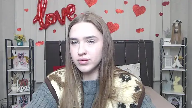 Snapshot of LauraHlot chatting on 02.04.26 LauraHlot online show from 02.04.26