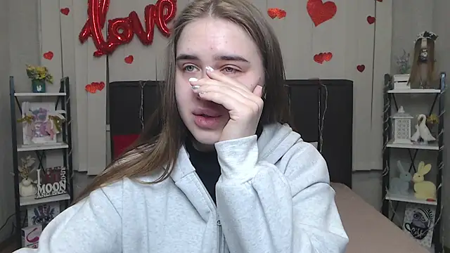 Snapshot of LauraHlot chatting on 02.22.26 LauraHlot online show from 02.22.26