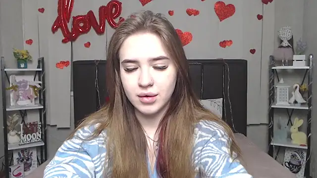 Snapshot of LauraHlot chatting on 02.25.26 LauraHlot online show from 02.25.26