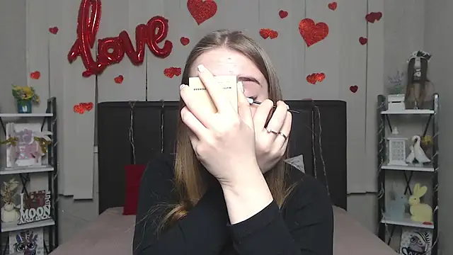 Snapshot of LauraHlot chatting on 02.26.26 LauraHlot online show from 02.26.26