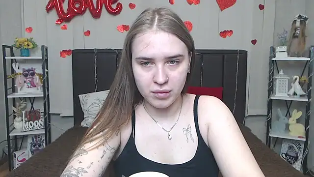 LauraHlot online show from 05.23.26