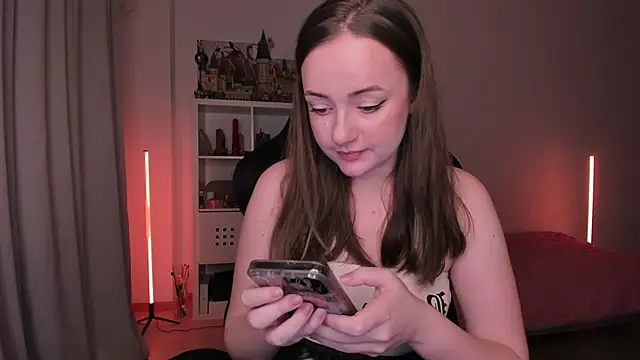 WalkingGirl online show from 01.29.25