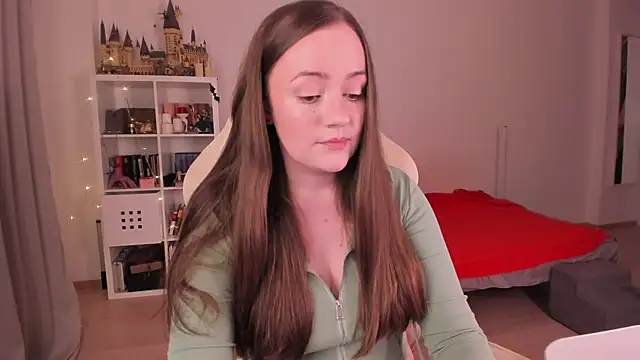 WalkingGirl online show from 09.25.25