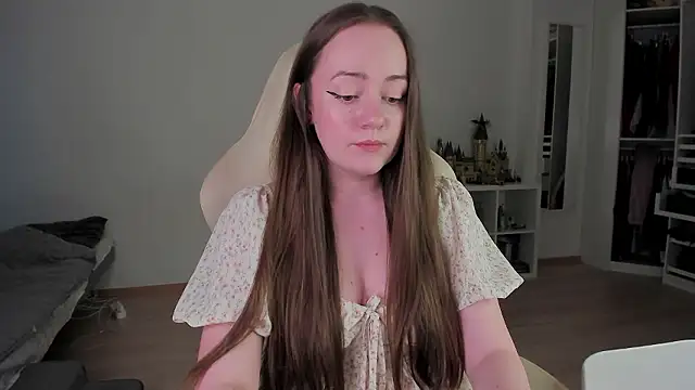 WalkingGirl online show from 03.24.26