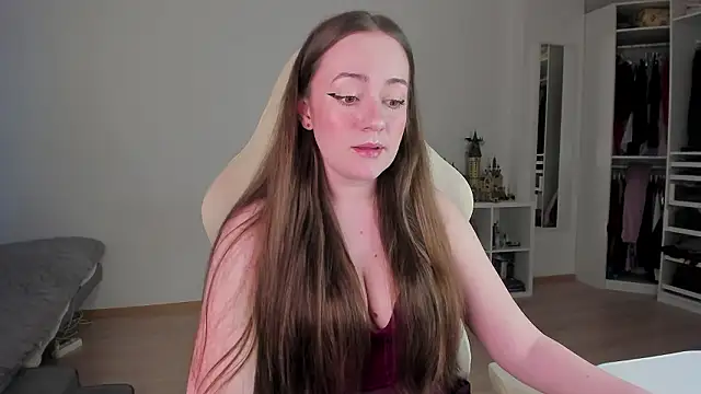 WalkingGirl online show from 03.27.26