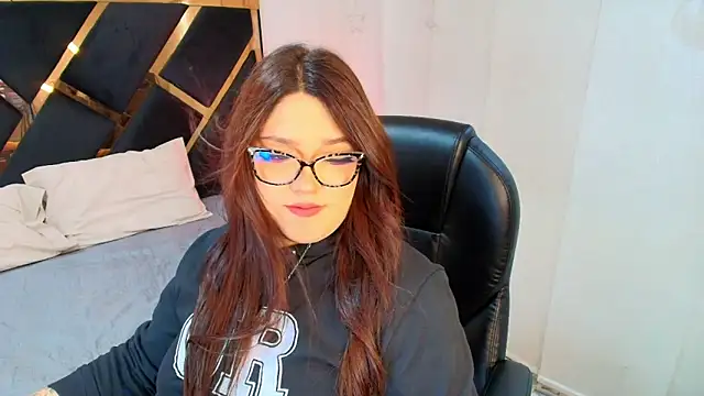 Camiila Osorio online show from 04.20.26