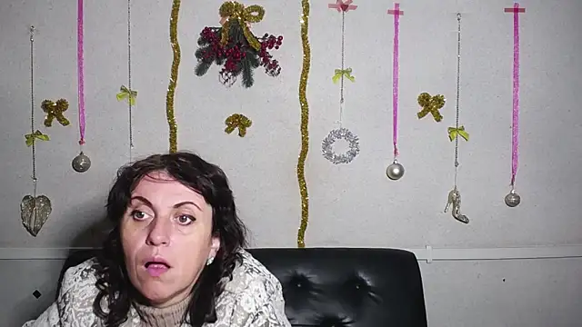 LuciaMii online show from 12.26.24
