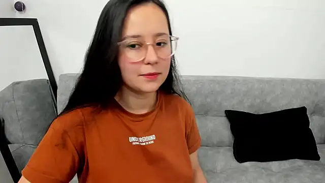 Snapshot of Sofiskies chatting on 01.31.25 Sofiskies online show from 01.31.25