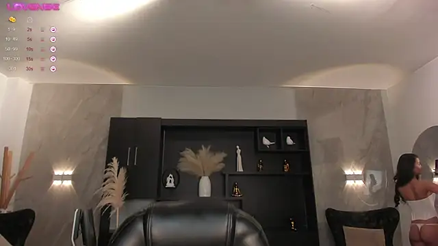 Snapshot of ValeriaVelvet chatting on 03.05.25 ValeriaVelvet online show from 03.05.25