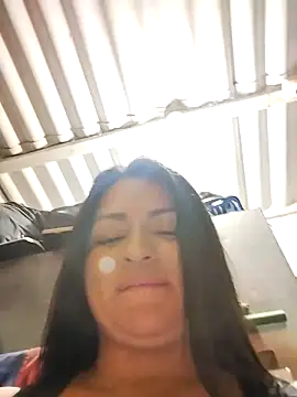 Linda Lars online show from 02.23.25