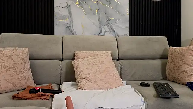 anellejones online show from 03.11.26