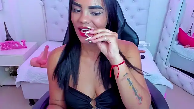 Snapshot of silvana__miller chatting on 01.31.25 silvana miller online show from 01.31.25