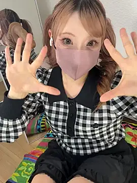 Snapshot of alice__1111 chatting on 10.29.25 alice 1111 online show from 10.29.25