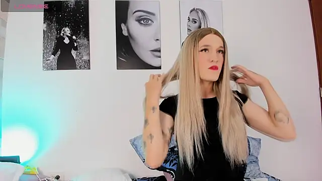 Snapshot of JESSI_NAOMI chatting on 01.04.25 JESSI NAOMI online show from 01.04.25