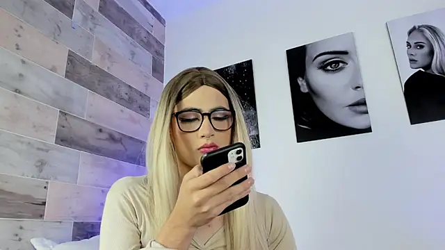 Snapshot of JESSI_NAOMI chatting on 01.11.25 JESSI NAOMI online show from 01.11.25