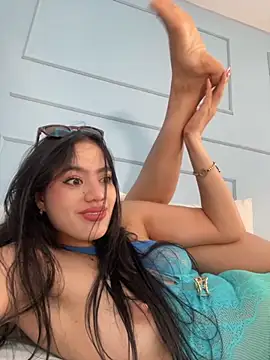 Snapshot of ariel_jonees chatting on 09.14.25 ariel jonees online show from 09.14.25