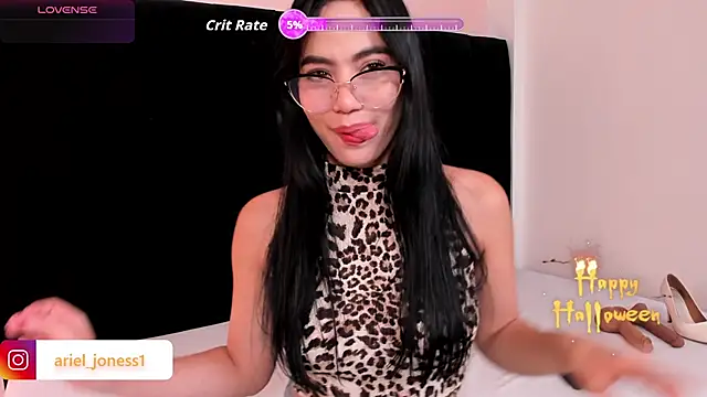 Snapshot of ariel_jonees chatting on 11.04.25 ariel jonees online show from 11.04.25