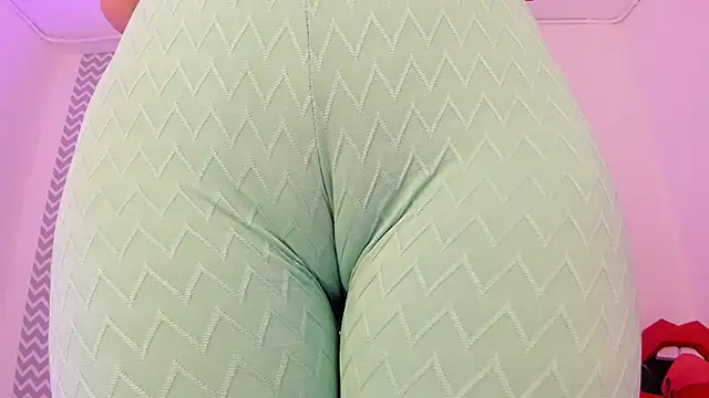 Snapshot of cloehonney chatting on 09.11.25 cloehonney online show from 09.11.25