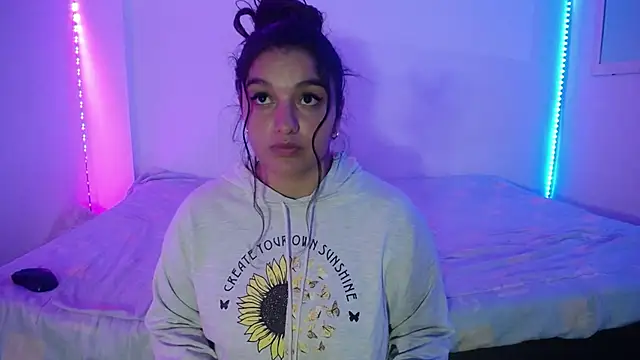 Laurenkenner  online show from 03.21.25