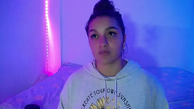 Laurenkenner  online show from 03.22.25