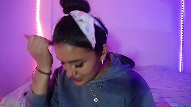 Laurenkenner  online show from 03.22.25