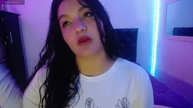 Laurenkenner  online show from 10.06.25