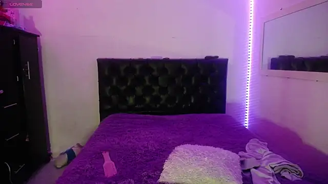 Laurenkenner  online show from 10.09.25