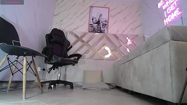 Tomoe b online show from 01.09.25