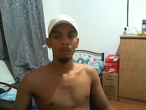 Snapshot of 29YOURZ_28_ chatting on 01.13.26 29YOURZ 28 online show from 01.13.26