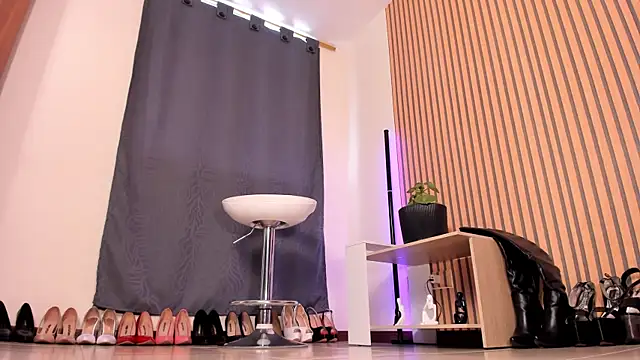 Snapshot of Sali_g chatting on 03.09.25 Sali g online show from 03.09.25