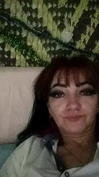 Snapshot of SweetLeila40 chatting on 12.25.24 SweetLeila40 online show from 12.25.24