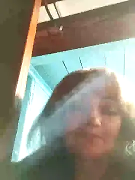 Snapshot of SweetLeila40 chatting on 12.27.24 SweetLeila40 online show from 12.27.24