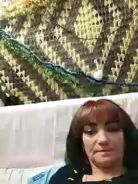 Snapshot of SweetLeila40 chatting on 12.29.24 SweetLeila40 online show from 12.29.24