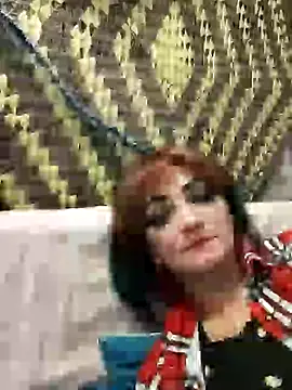 Snapshot of SweetLeila40 chatting on 12.31.24 SweetLeila40 online show from 12.31.24