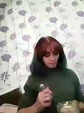 Snapshot of SweetLeila40 chatting on 01.02.25 SweetLeila40 online show from 01.02.25