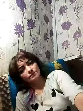 Snapshot of SweetLeila40 chatting on 01.22.25 SweetLeila40 online show from 01.22.25