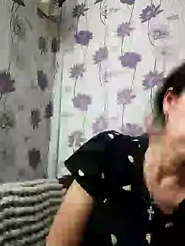 Snapshot of SweetLeila40 chatting on 02.20.25 SweetLeila40 online show from 02.20.25