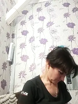 Snapshot of SweetLeila40 chatting on 02.27.25 SweetLeila40 online show from 02.27.25