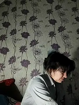 Snapshot of SweetLeila40 chatting on 03.06.25 SweetLeila40 online show from 03.06.25