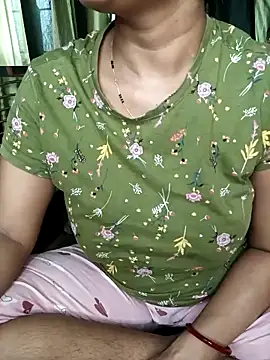 Snapshot of MUMTAJ-1 chatting on 10.23.25 MUMTAJ-1 online show from 10.23.25