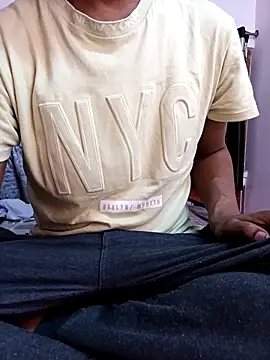 Snapshot of MUMTAJ-1 chatting on 11.16.25 MUMTAJ-1 online show from 11.16.25