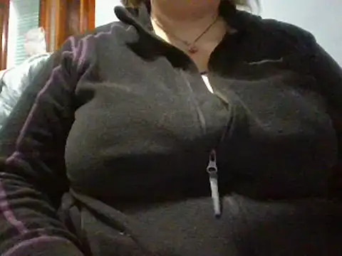 Snapshot of maria38xxx chatting on 12.03.25 maria38xxx online show from 12.03.25