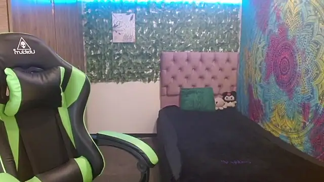 BurningVenus12 online show from 04.18.26