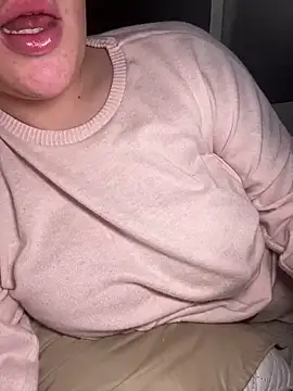 Snapshot of lilylush24 chatting on 12.30.24 lilylush24 online show from 12.30.24